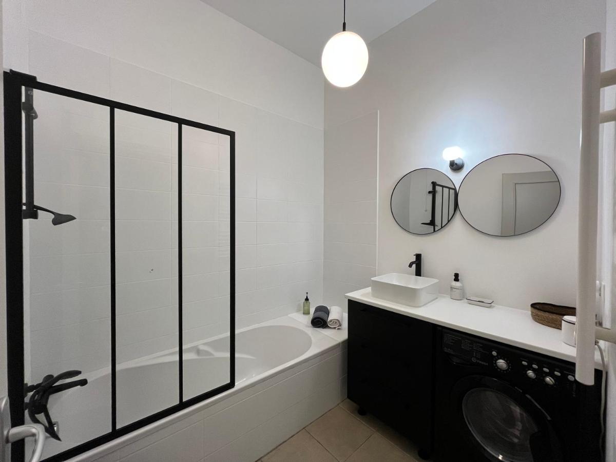 Nimes , Appartement Renove Dans Immeuble Classe. Экстерьер фото