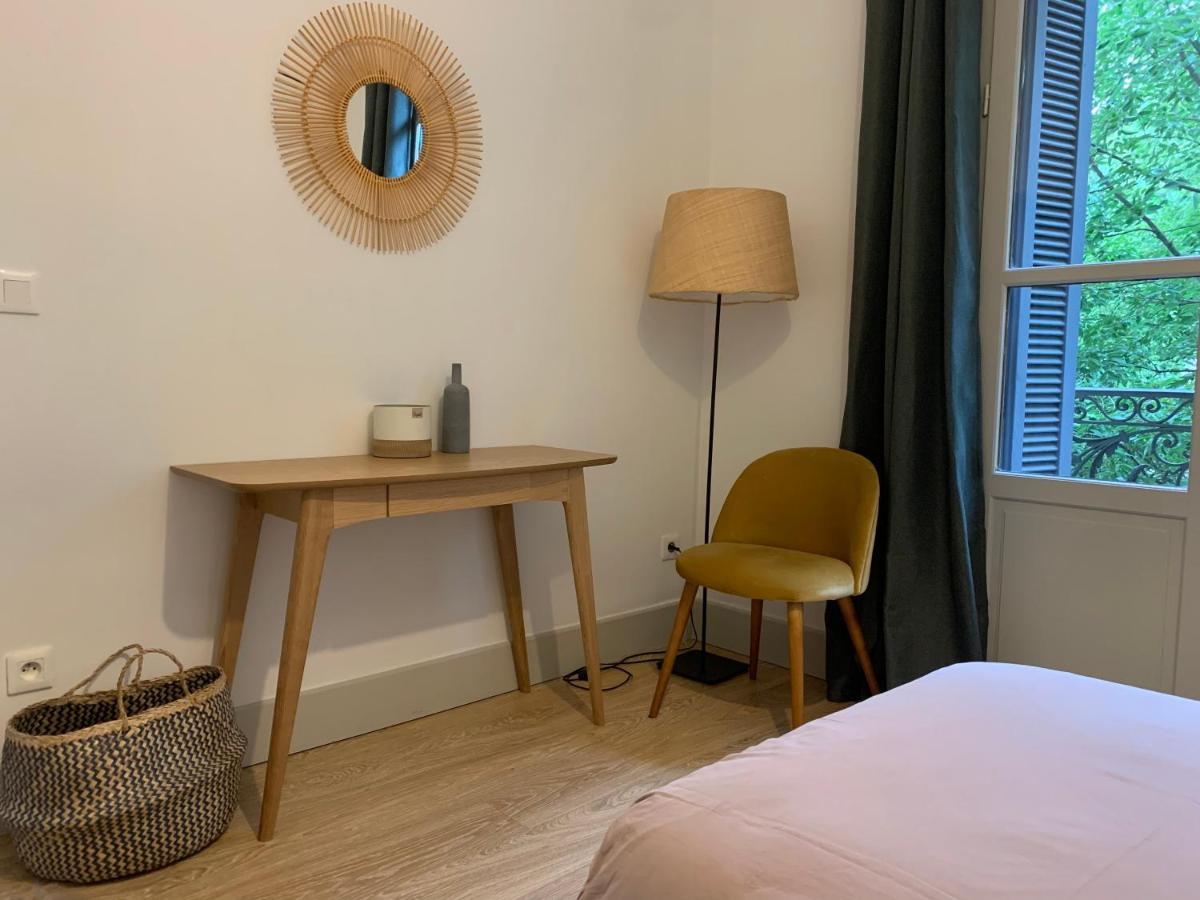 Nimes , Appartement Renove Dans Immeuble Classe. Экстерьер фото