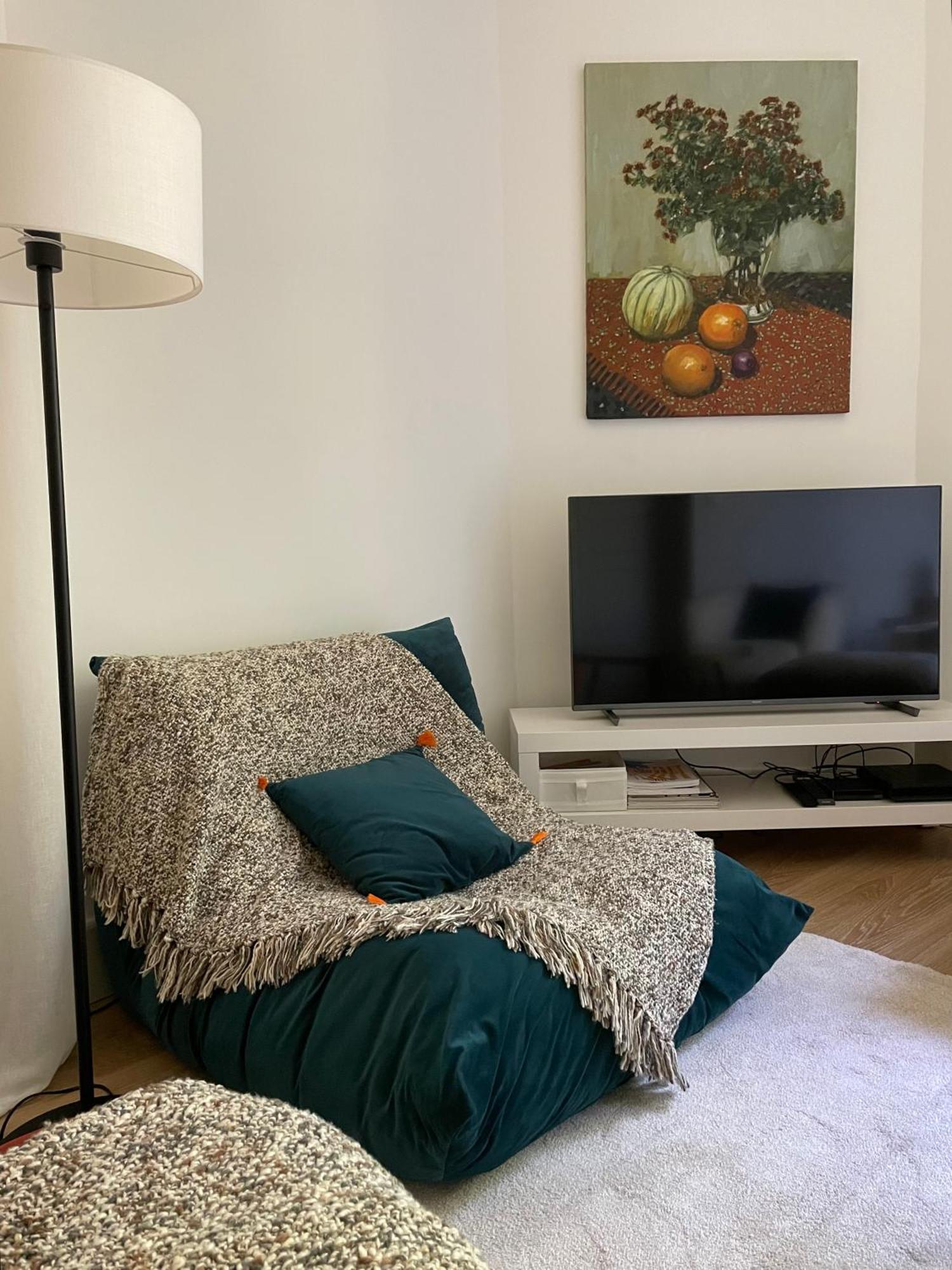 Nimes , Appartement Renove Dans Immeuble Classe. Экстерьер фото